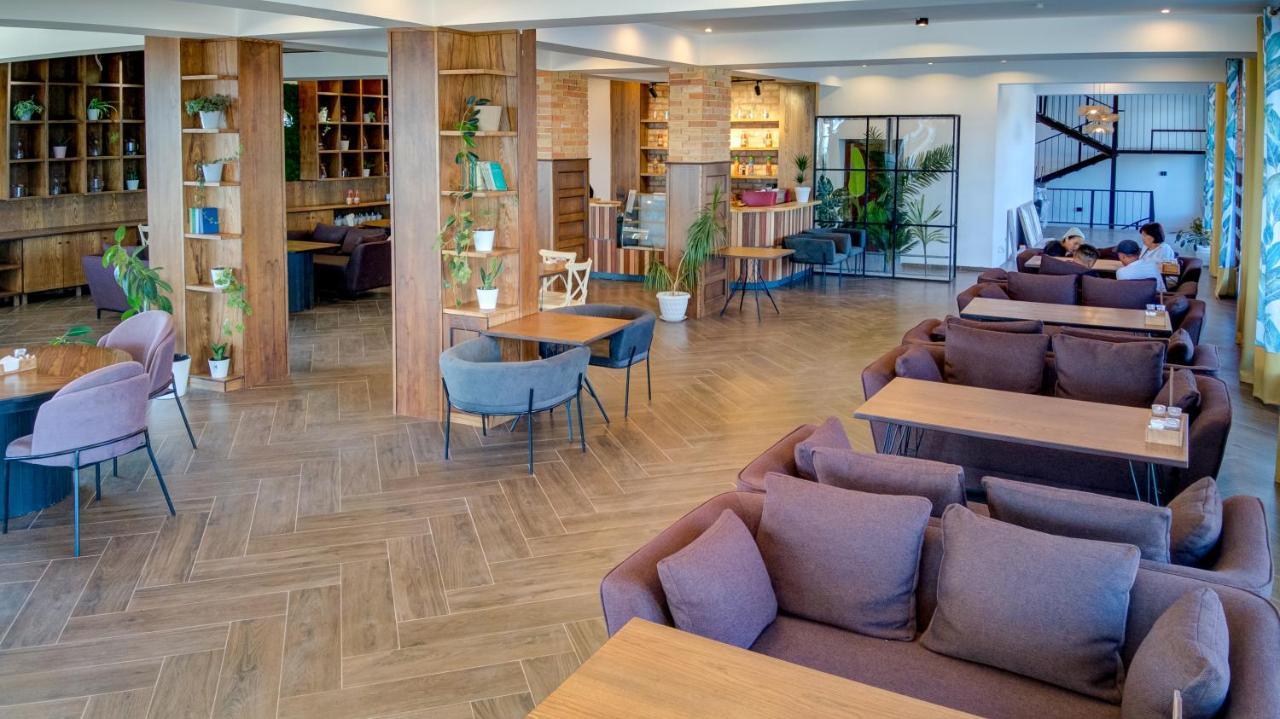 Olimp Hotel Bosteri Exterior photo